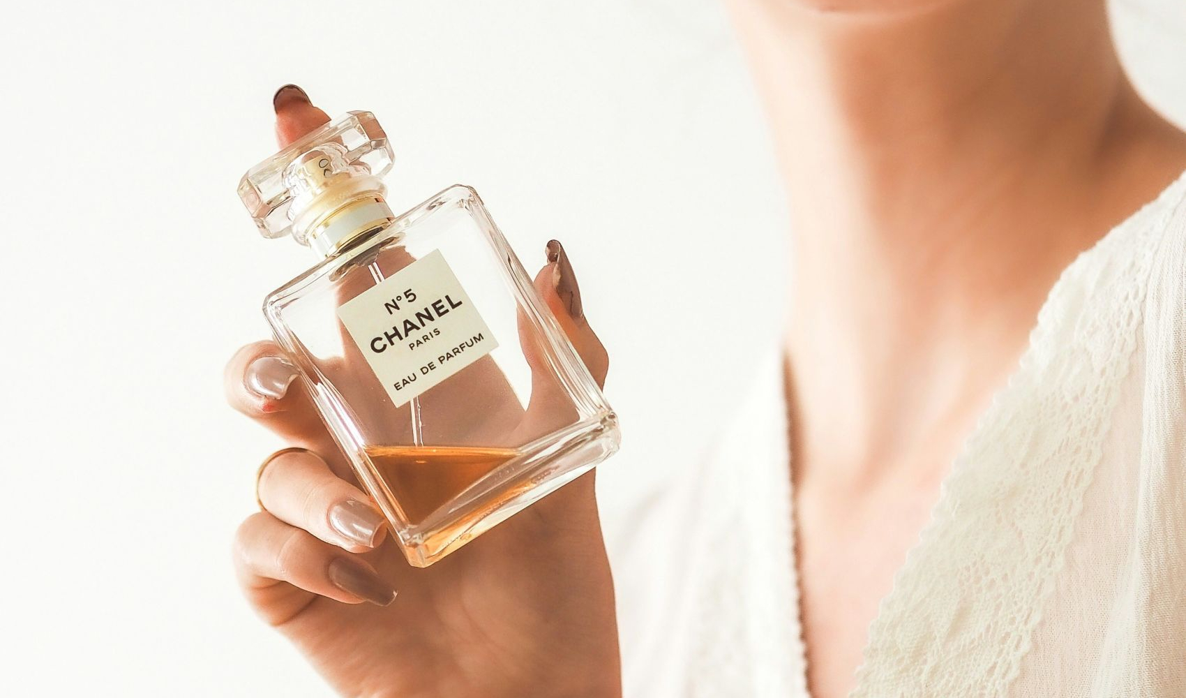 The Science of Scent: Understanding the Basics of Perfume and Cologne Composition