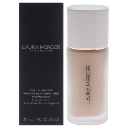 Real Flawless Weightless Perfecting Foundation