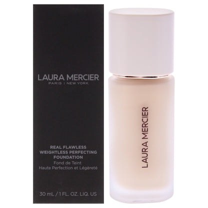 Real Flawless Weightless Perfecting Foundation