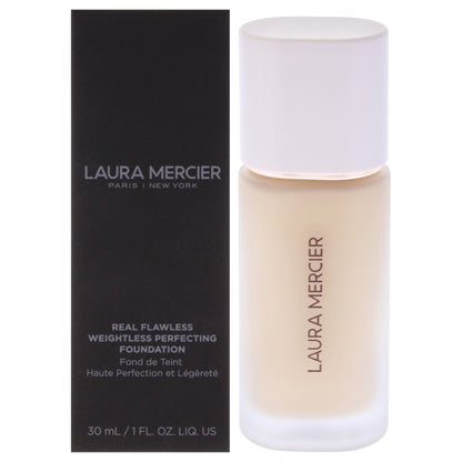 Real Flawless Weightless Perfecting Foundation