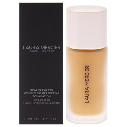 Real Flawless Weightless Perfecting Foundation