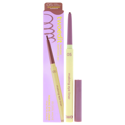 Making Eye Liner